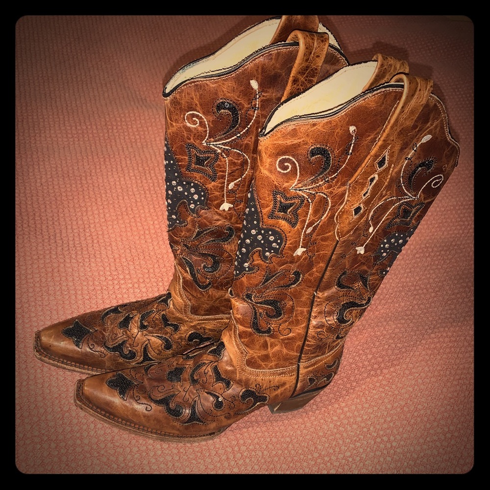 Corral cowboy boots, like new condition!